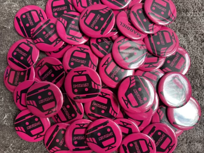button pins pink by ztrain