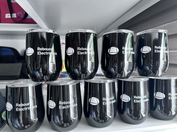 black egg mug with print