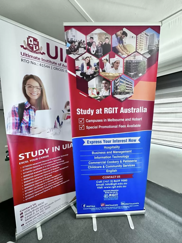 roll up banner uia